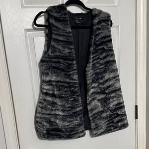 Forever 21 Black and Gray Faux Fur Vest
